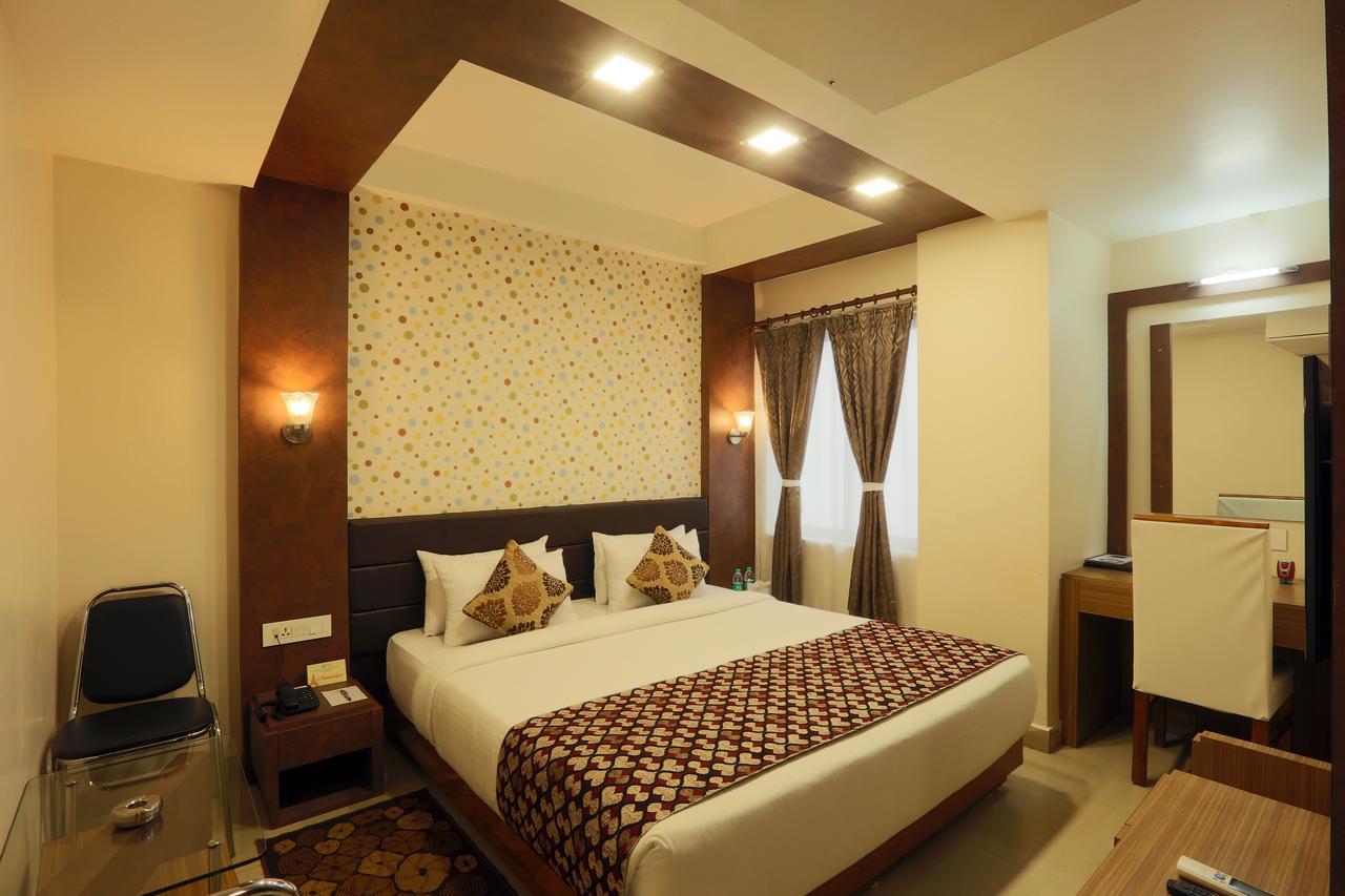 Hotel Sj International Ґувахаті Екстер'єр фото