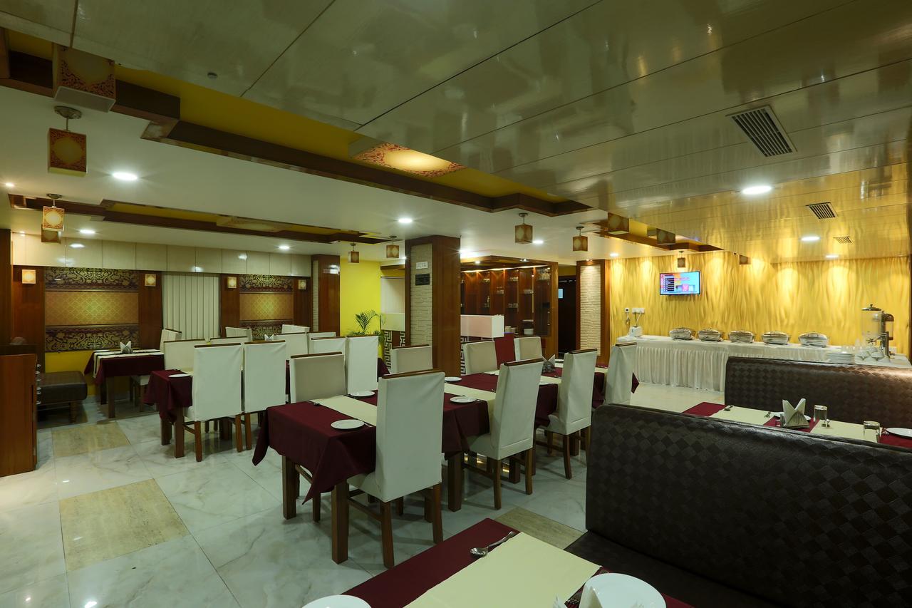 Hotel Sj International Ґувахаті Екстер'єр фото