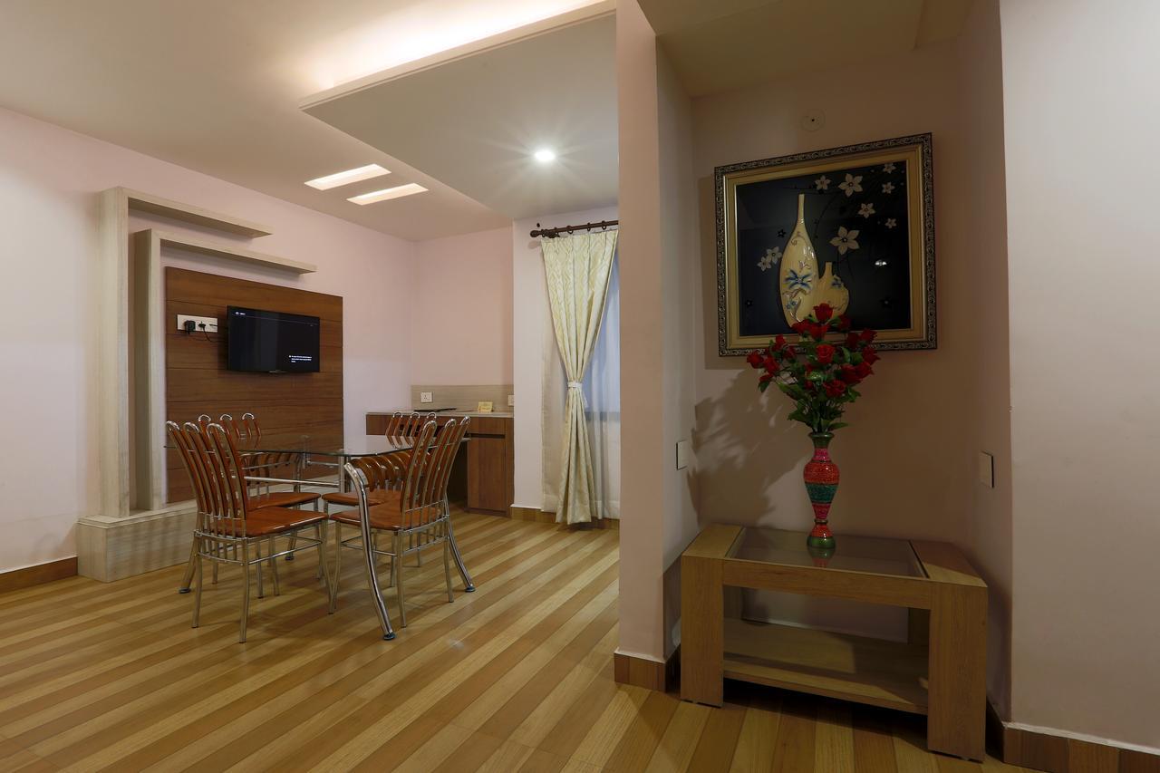 Hotel Sj International Ґувахаті Екстер'єр фото