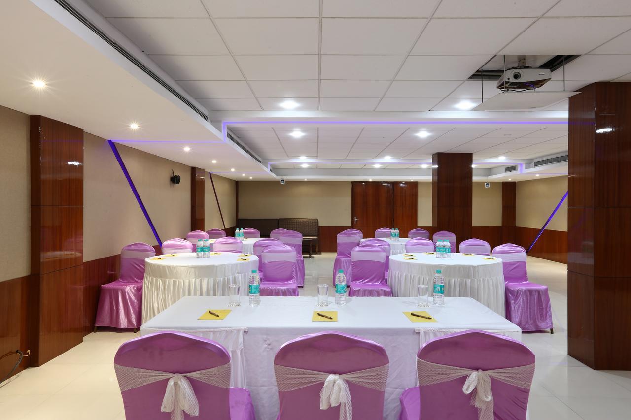 Hotel Sj International Ґувахаті Екстер'єр фото